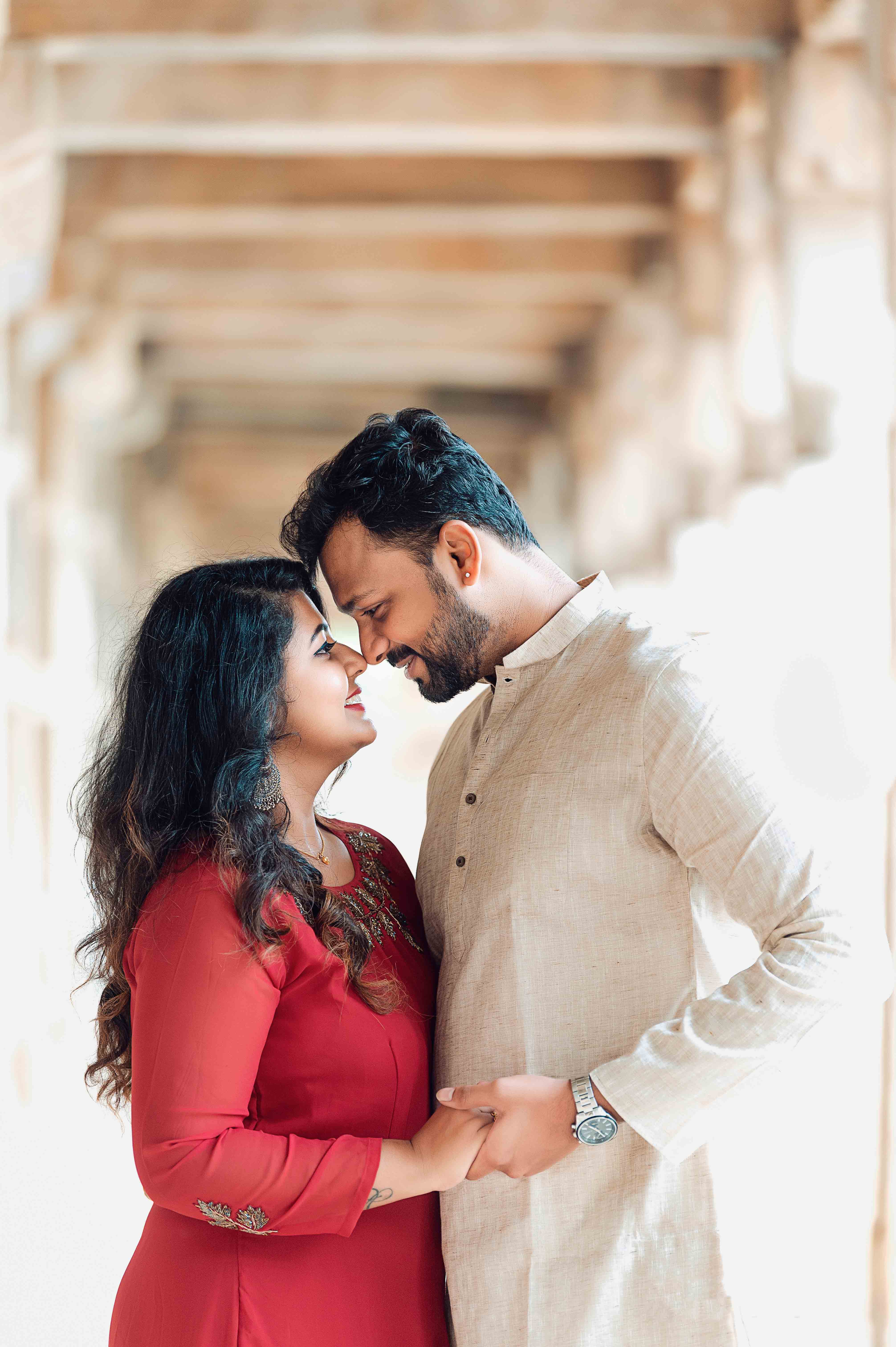 Luxury pre-wedding couple photo